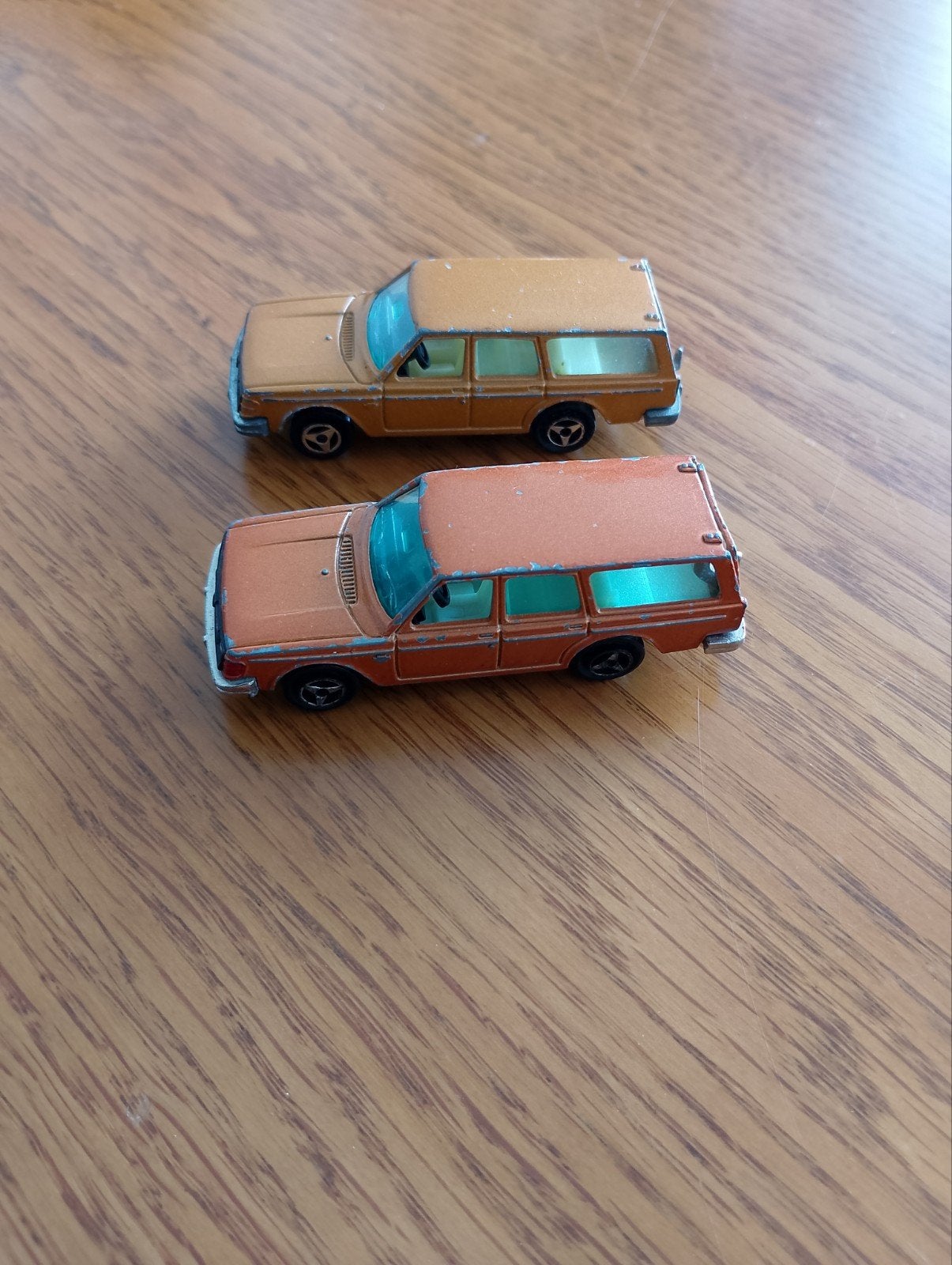 Majorette Volvo 245 DL modelauto's (2 stuks), Ophalen, Gebruikt, Auto, Majorette