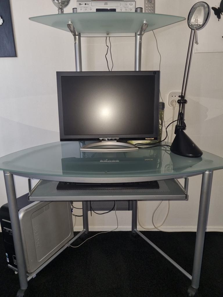 Computer tafel/ bureau stoel gratis, Huis en Inrichting, Bureaus, Ophalen, Gebruikt