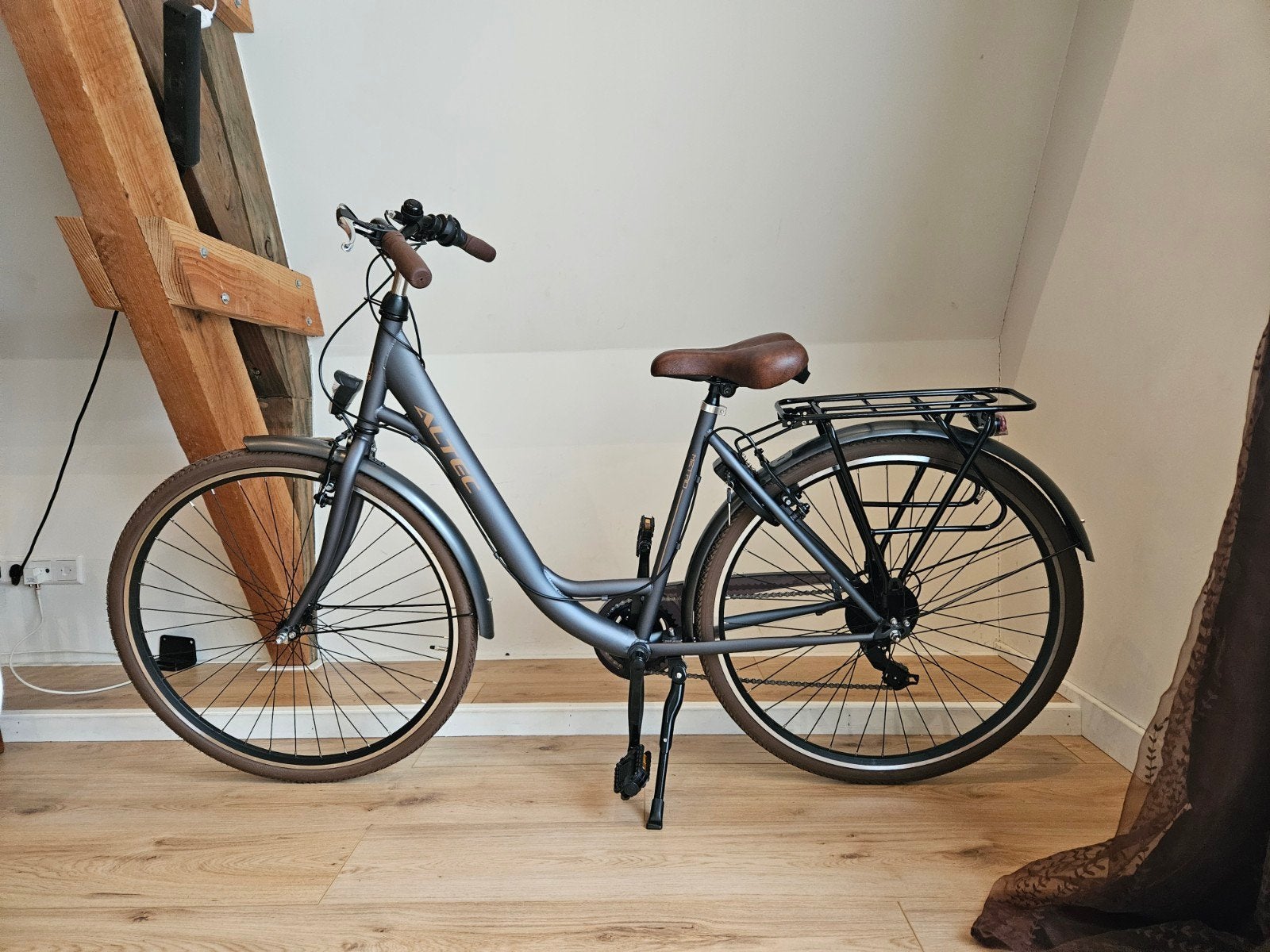 Altec Metro Damesfiets 28 inch 49 cm Mat Grijs, Terugtraprem, 47 tot 50 cm, Versnellingen, Zo goed als nieuw
