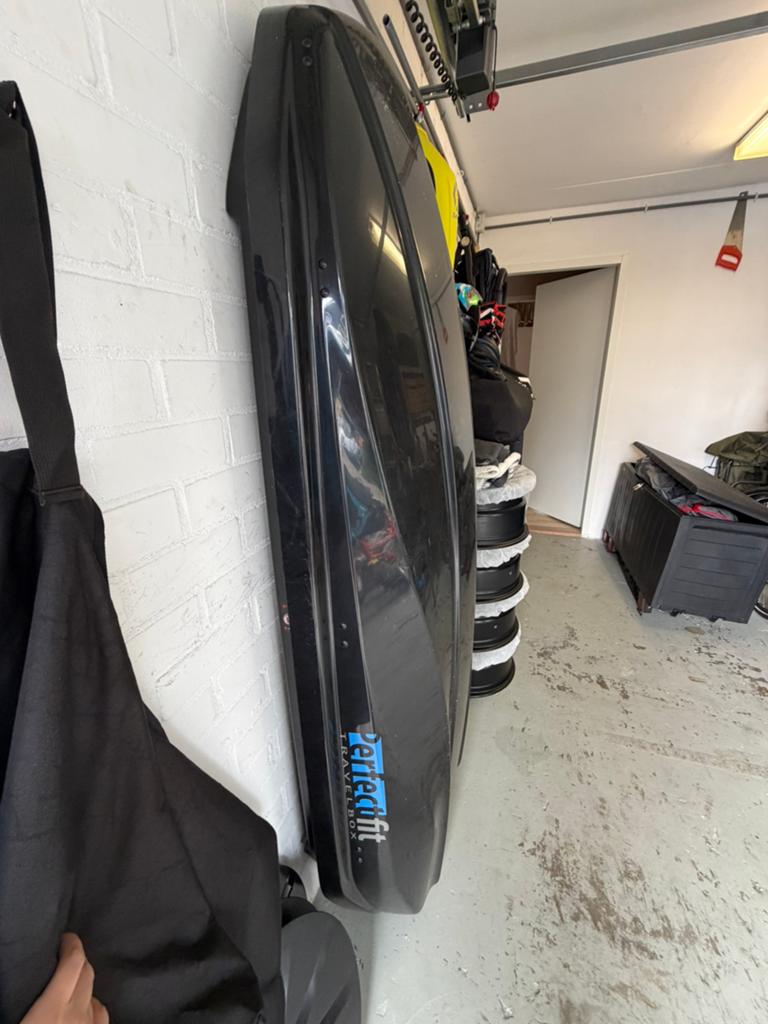 Dakkoffer Perfectfit Strike 440 hooglans zwart, Auto diversen, Dakkoffers, Gebruikt, Ophalen