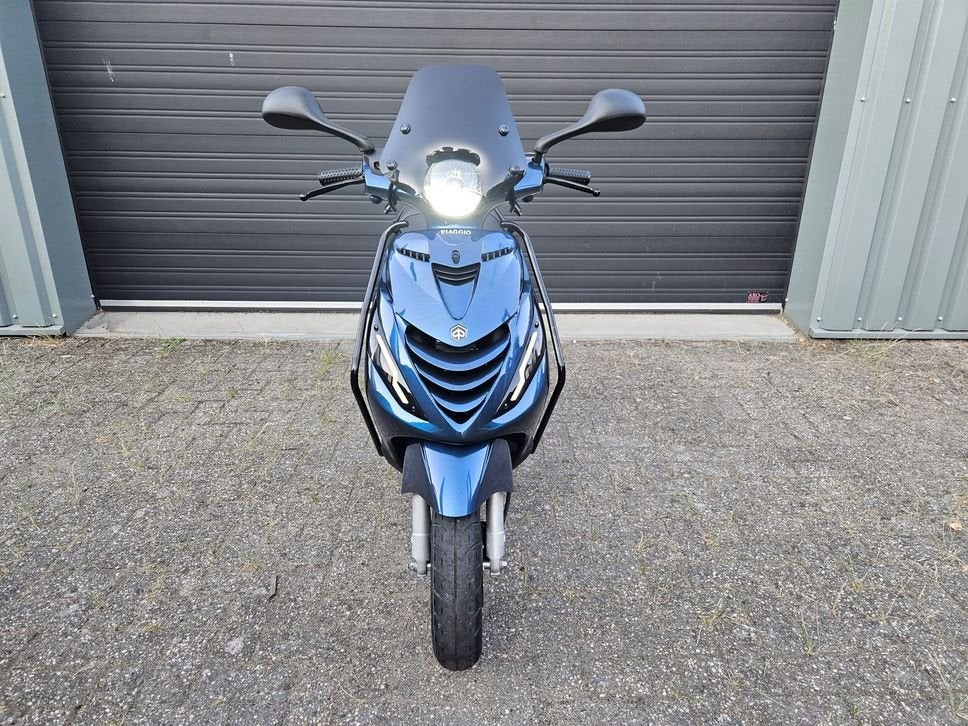 Foto 4 van PIAGGIO ZIP 50 4T E4 BROM 2020 DIAMOND BLEU 7070KM + OPTIES