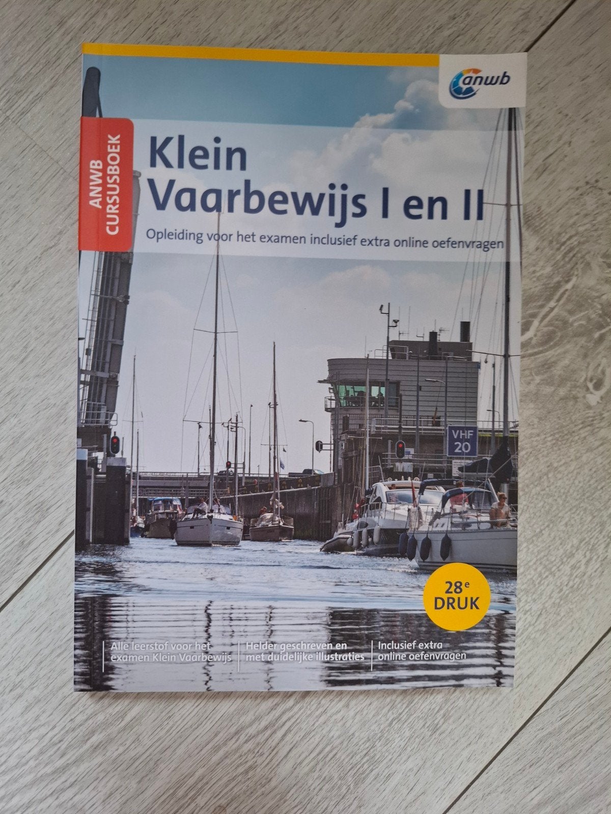 ANWB Cursusboek Klein Vaarbewijs I en II (28e druk), Ophalen of Verzenden, Zo goed als nieuw, Overige niveaus