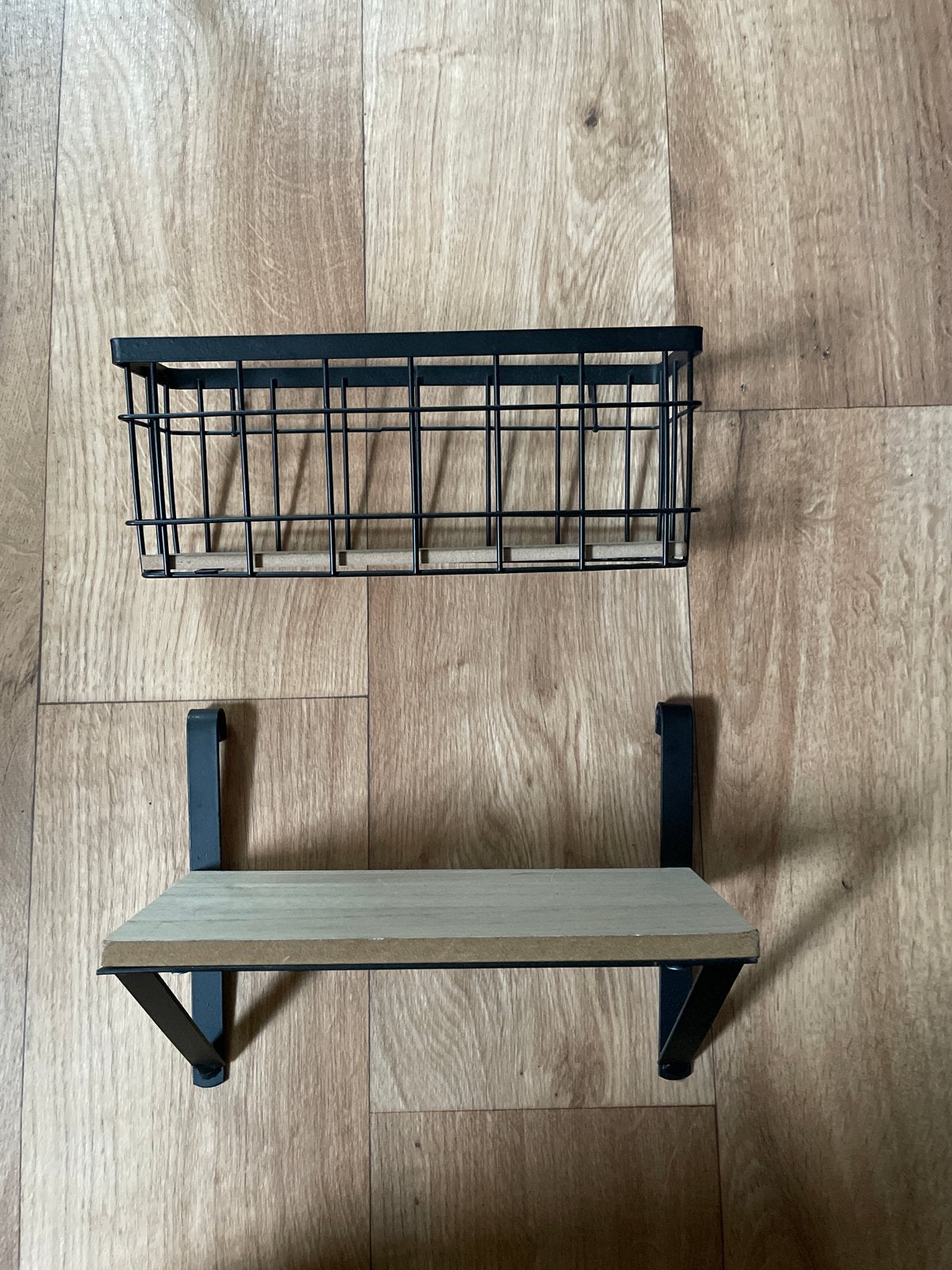 Zwarte metalen draadmandjes/plankes voor aan wandrek, Huis en Inrichting, Ophalen, Zo goed als nieuw
