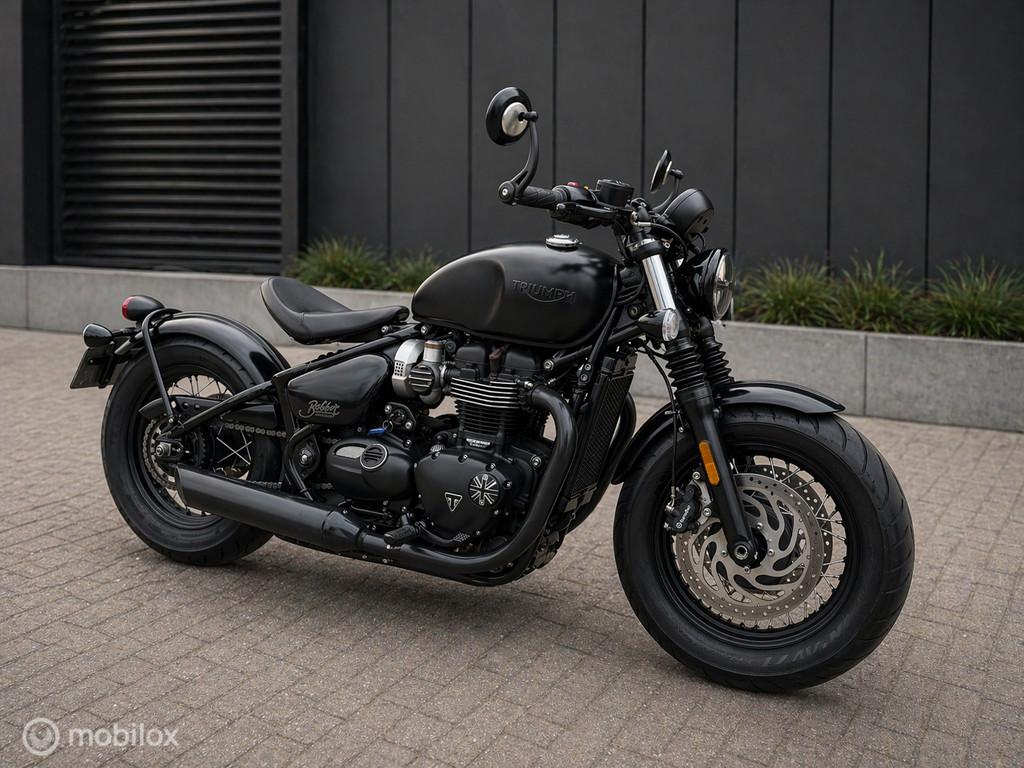 Triumph Bonneville Bobber Black ABS 10.381 km 2018, Motoren, Motoren | Triumph, Info@exclusiveoutletcars.nl@triumph.nl, Chopper