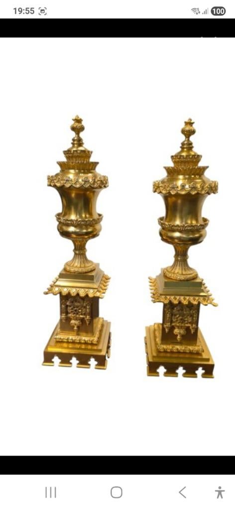 2 vroeg Empire brons vergulde castolettes