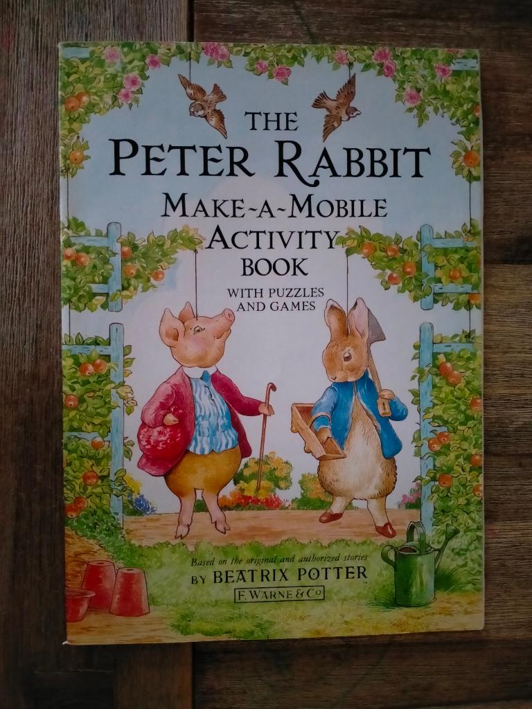 The Peter Rabbit Make A Mobile Beatrix Potter book verhaal, Verzamelen, Stripfiguren, Zo goed als nieuw, Overige typen, Overige figuren