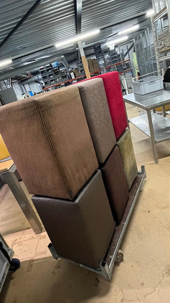 Diverse poefjes met design stoffering, Ophalen, Minder dan 50 cm, Gebruikt, Vierkant