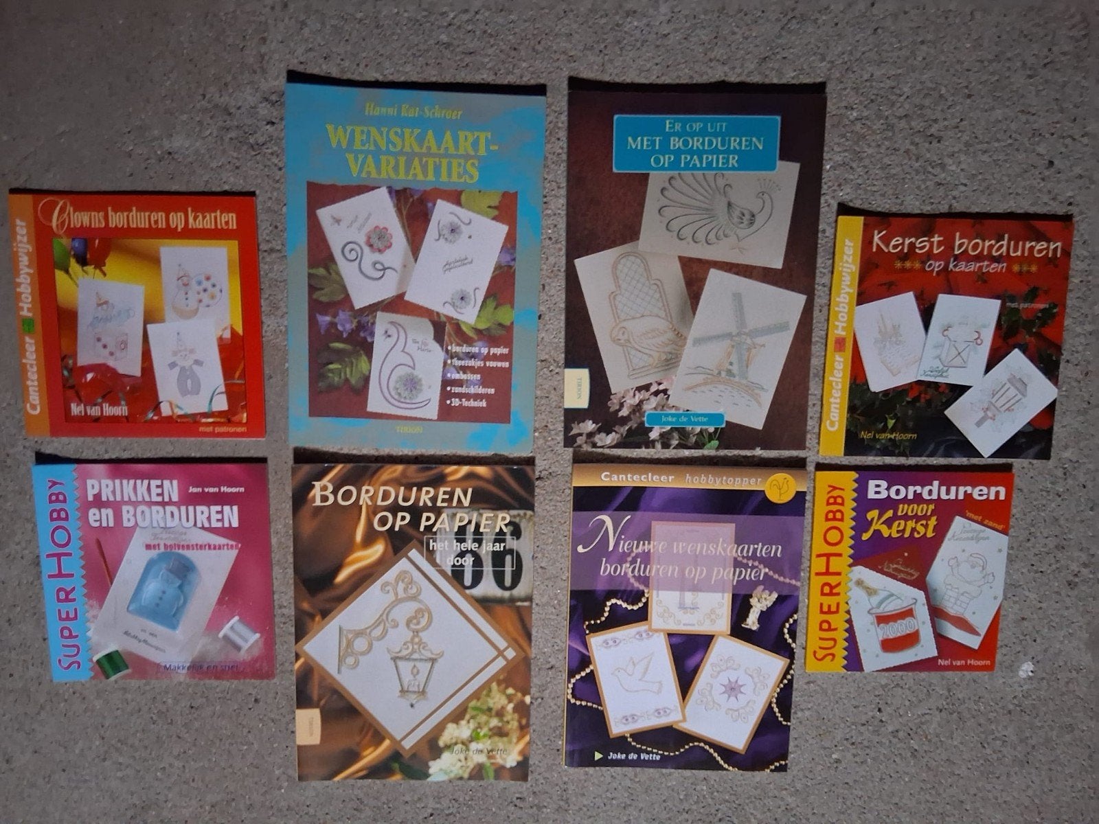 Acht boeken over borduren op papier., Ophalen of Verzenden, Patroon