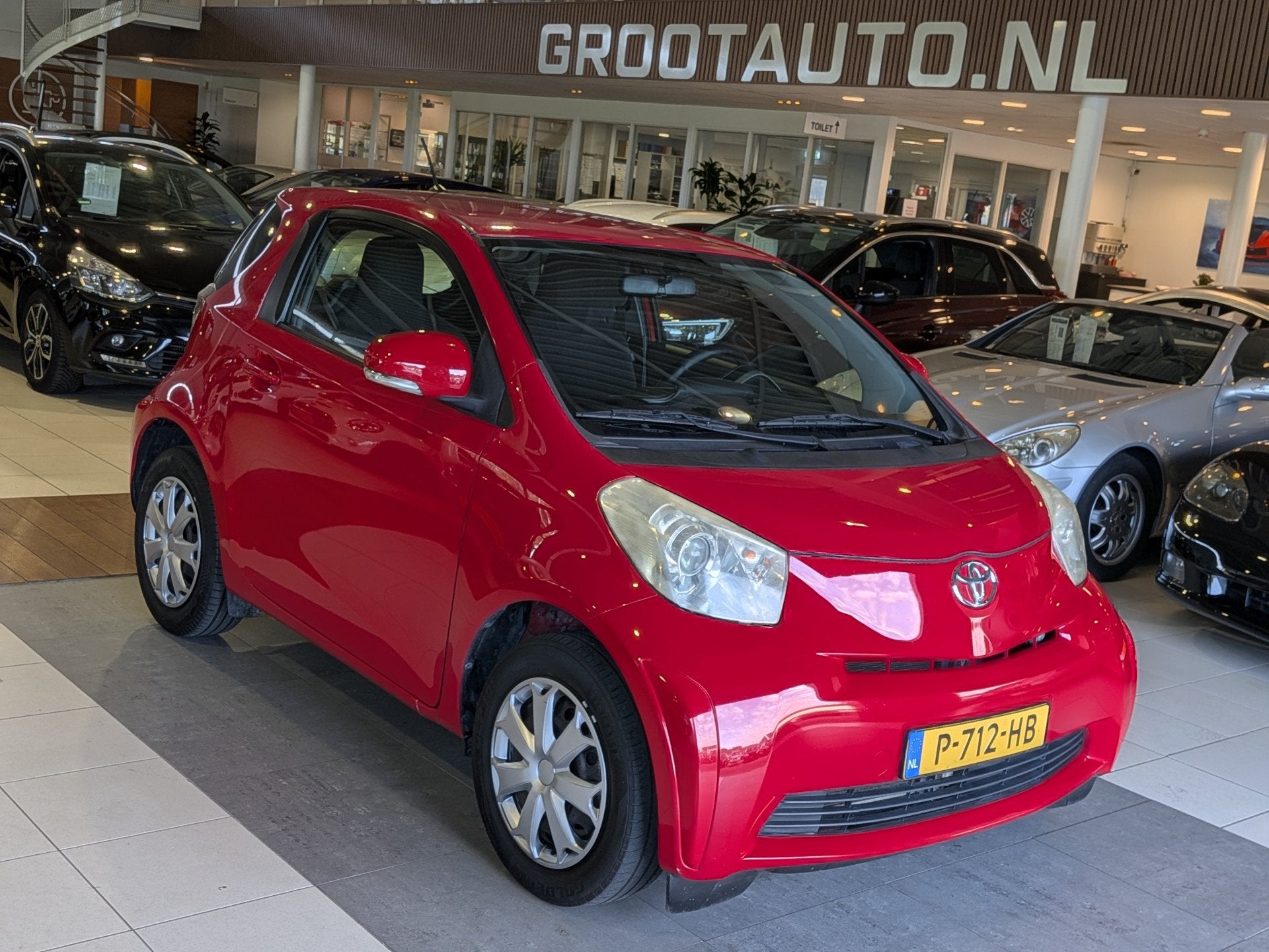 Toyota iQ 1.0 VVTi Comfort Airco, Stuurbekrachtiging, Gebruikt, Zwart, 4 stoelen, Bedrijf