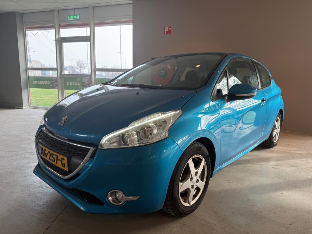 Peugeot 208 1.2 VTI 60KW/82PK 3-D 2012 Blauw Airco/Onderhoud, Voorwielaandrijving, Euro 5, Stof, Blauw