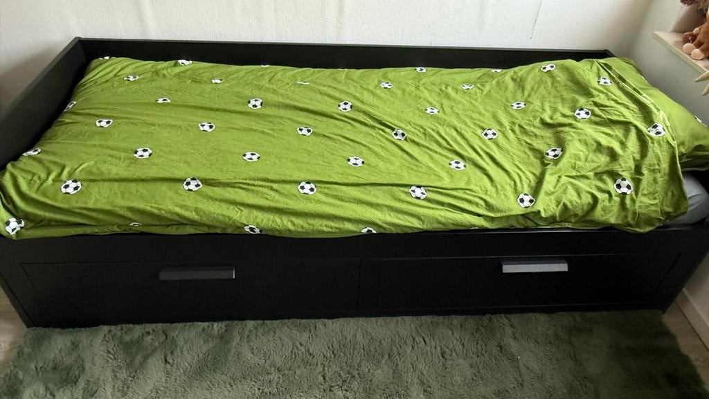 IKEA Brimnes bedbank met 2 lades, zwart, 80x200 cm, Ophalen, Eenpersoons, Zwart, Zo goed als nieuw