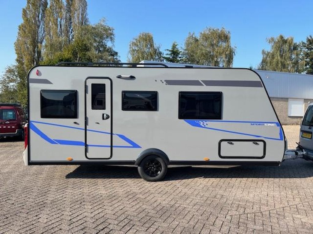 Caravelair Sport-Line 480 2025 Queensbed **AKTIE**, Caravans en Kamperen, Caravans, Standaardzit, Schokbreker, Bedrijf, 5 tot 6 meter