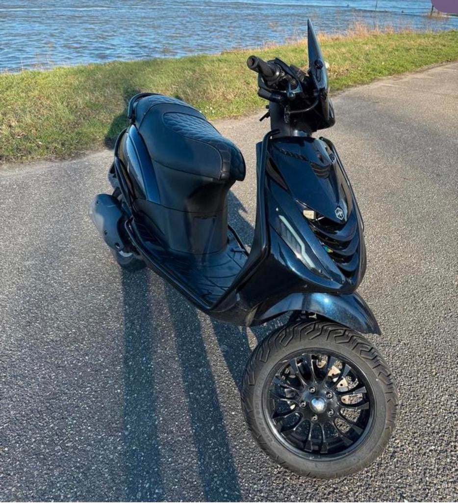 Piaggio Zip 125cc Leader | Malossi | BMW Blauw | Veel Nieuw, Ophalen of Verzenden, Zo goed als nieuw, Benzine, Zip