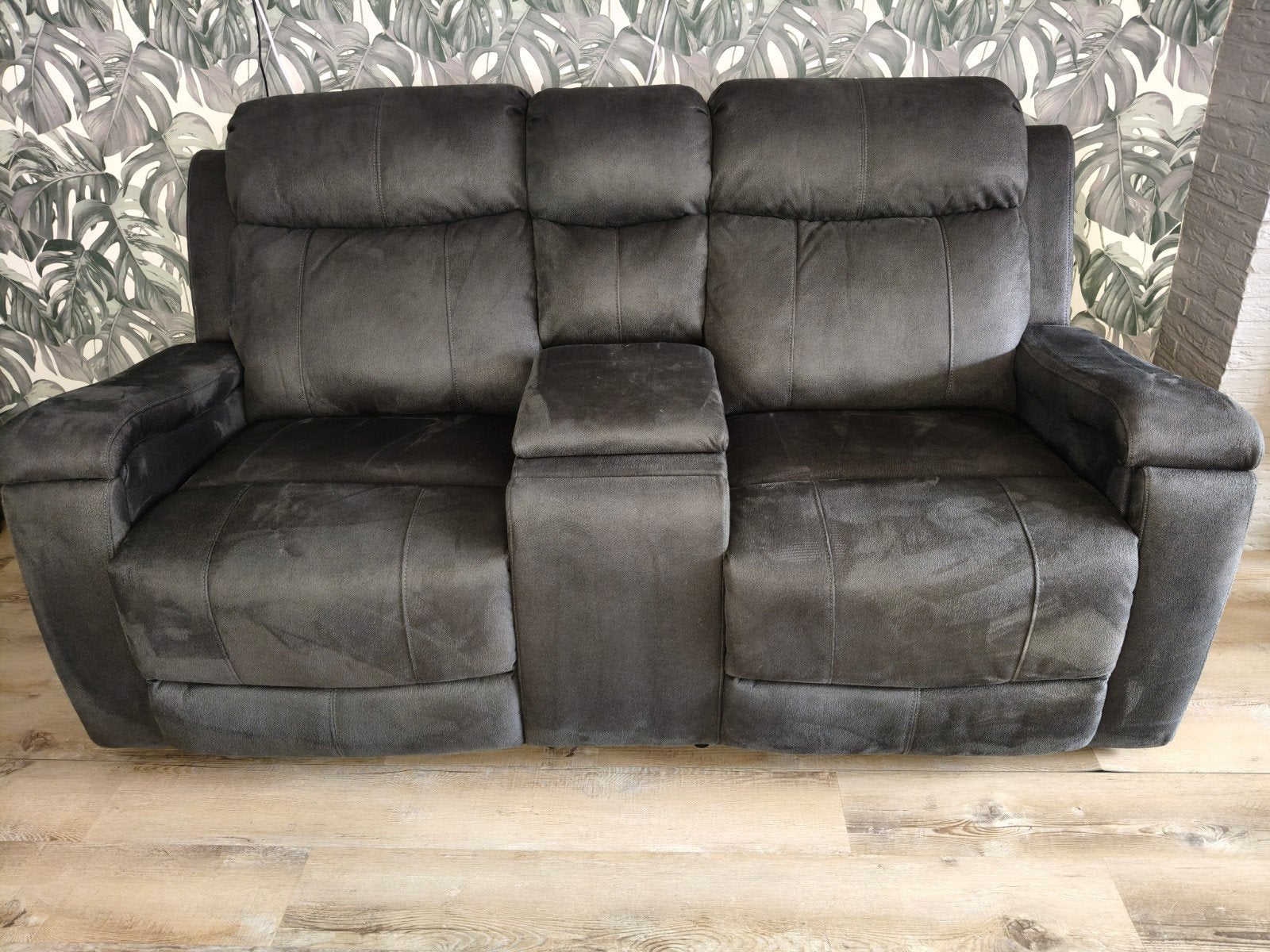 comfortabele 2-zitsbank met relaxfunctie en bekerhouders, Ophalen, Zo goed als nieuw, 75 tot 100 cm, Stof