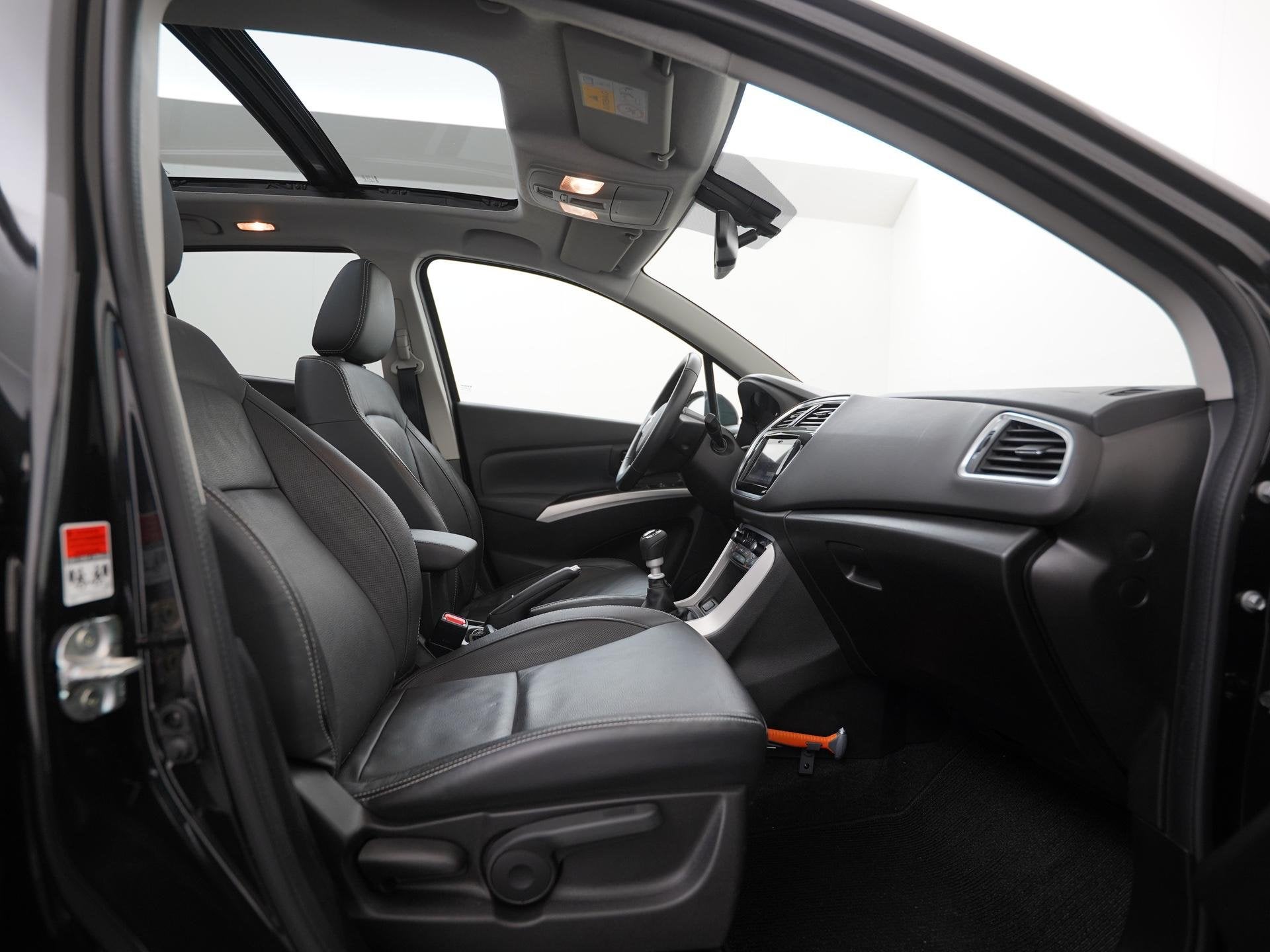 Suzuki S-Cross 1.4 Boosterjet Style Smart Hybrid | Panoramad, Voorwielaandrijving, Gebruikt, Euro 6, 4 cilinders