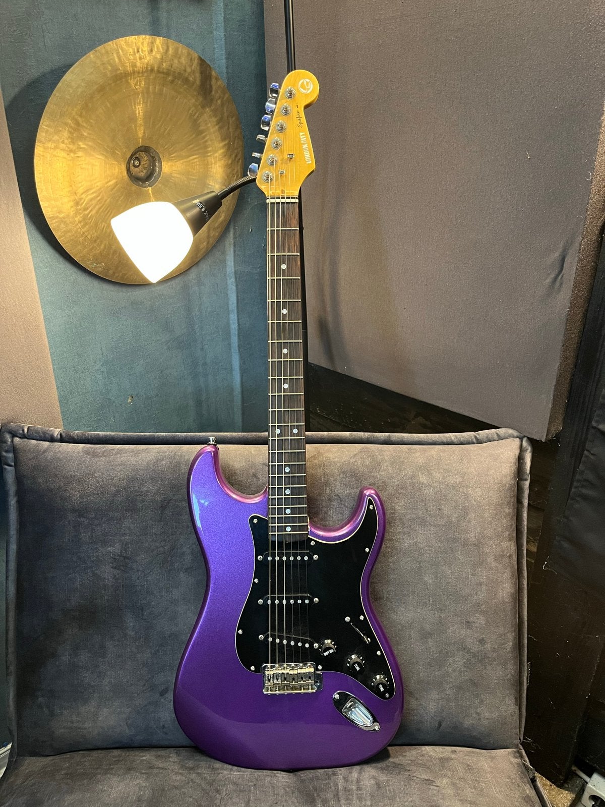 Paarse partcaster gitaar (london city neck), Muziek en Instrumenten, Snaarinstrumenten | Gitaren | Elektrisch, Zo goed als nieuw