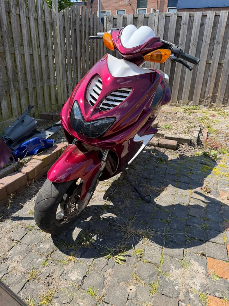 Yamaha aerox, Ophalen, Zo goed als nieuw, Benzine, Aerox