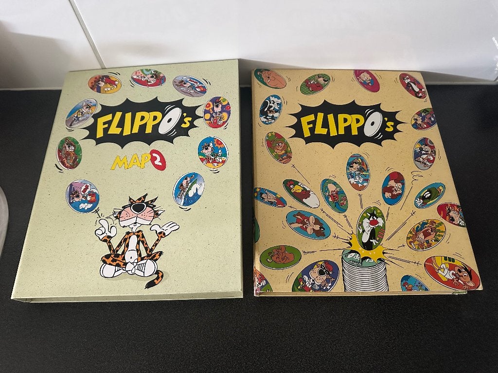 Flippo map 1 & 2 op 2 flippo’s na compleet, Verzamelen, Flippo's, Verzenden, Griezel, Verzameling, Met verzamelmap(pen)