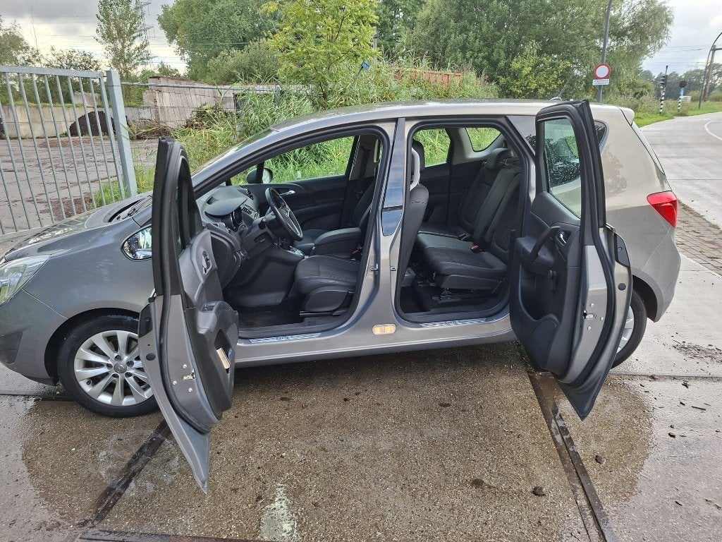 Foto 4 van Opel Meriva 1.4 Turbo 88KW 2012 Bruin