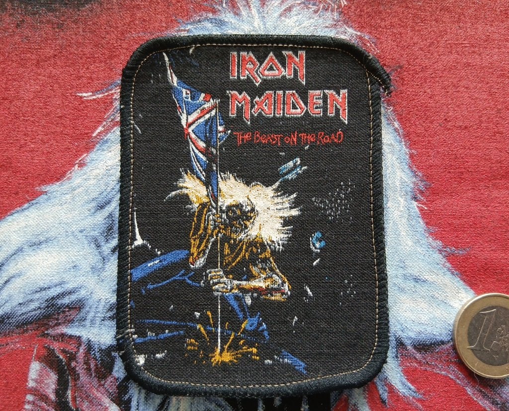 IRON MAIDEN vrij zeldzame 1982 patch 16 beast on the road, Verzamelen, Ophalen of Verzenden, Nieuw, Kleding