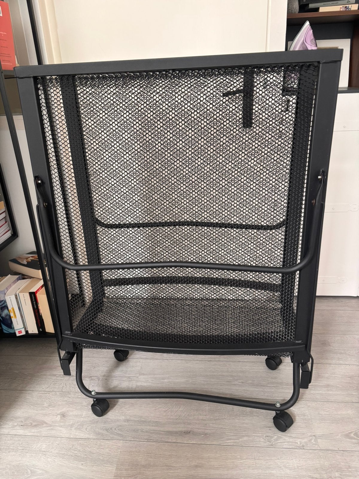 Opklapbed met metalen frame en matras, Huis en Inrichting, Slaapkamer | Bedden, Ophalen, Gebruikt, Eenpersoons, Zwart