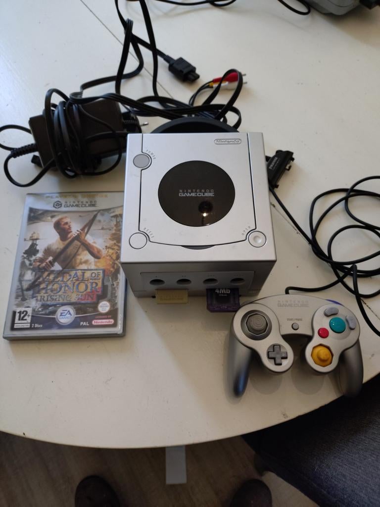 Nintendo GameCube met 2 controllers en games, Spelcomputers en Games, Spelcomputers | Nintendo GameCube, Ophalen, Gebruikt, Met games