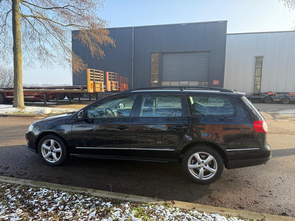Volkswagen Passat Variant 2.0 TDI Trendline airco apk, Voorwielaandrijving, 4 cilinders, Zwart, Origineel Nederlands