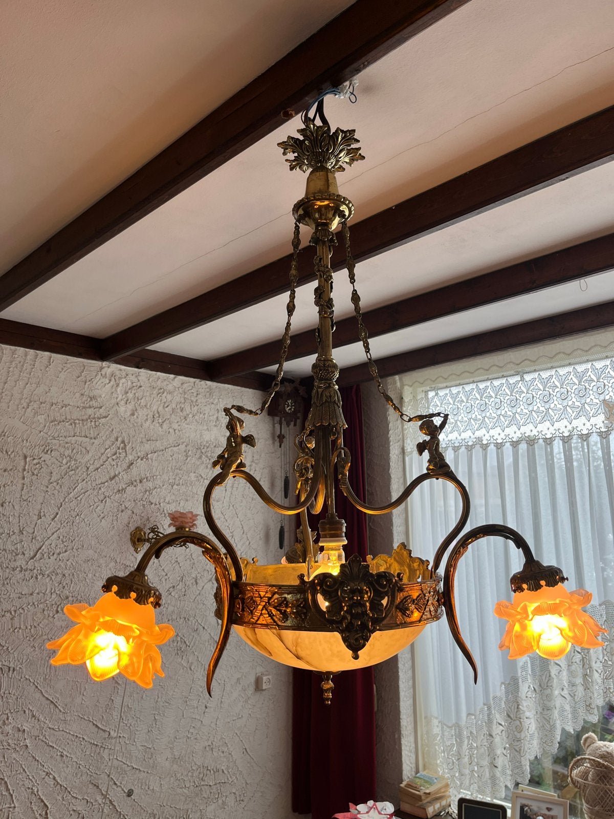Antieke bronzen kroonluchter met marmeren schaal, Ophalen
