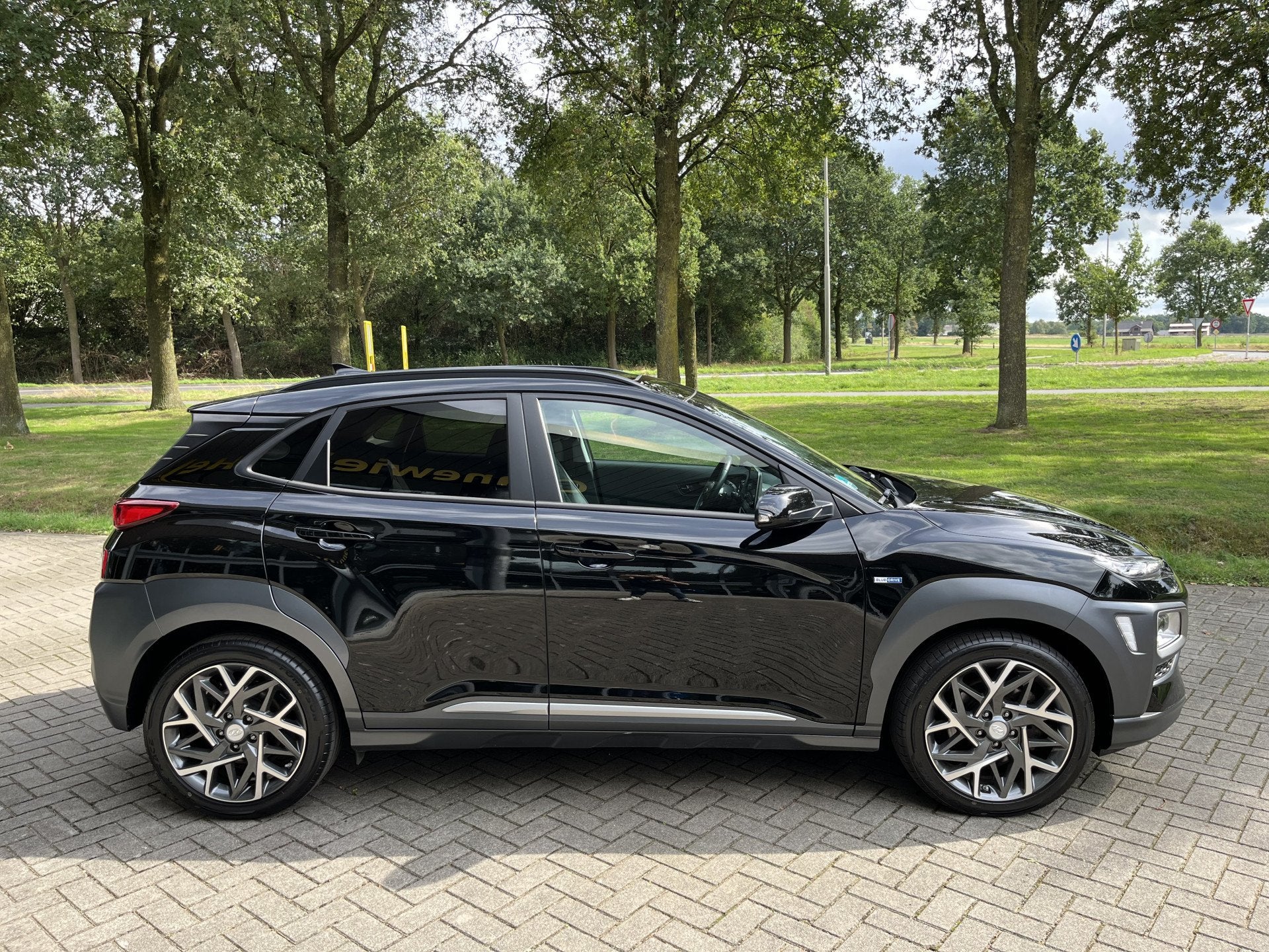 Foto 2 van Hyundai KONA 1.6 GDI HEV Premium | ACC | CAM | CARPLAY | CLI