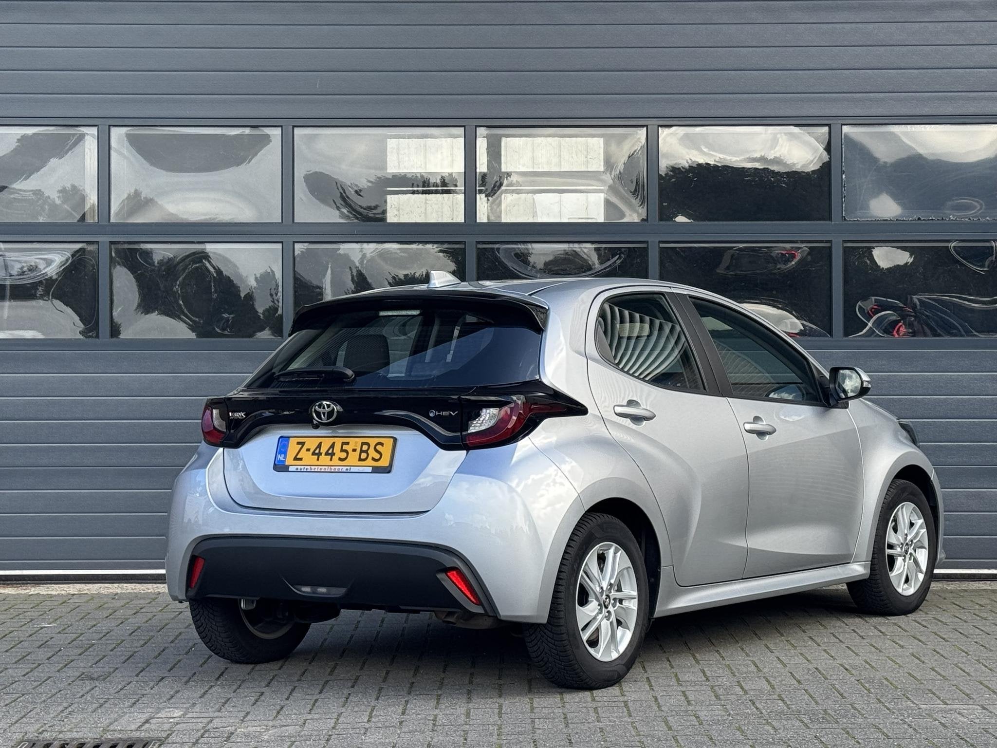 TOYOTA YARIS 1.5 HYBRID 115 ACTIVE I AUTOMAAT I APPLE CARPLA, Auto's, Gebruikt, Met garantie (alle), 49 €/maand, Bedrijf