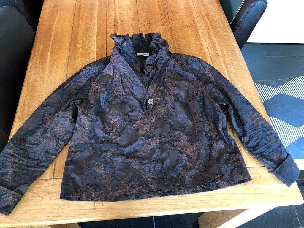 Bruin gebloemd lichtgewicht Witteveen jasje, maat 46, Bruin, Verzenden, Maat 46/48 (XL) of groter, Zo goed als nieuw