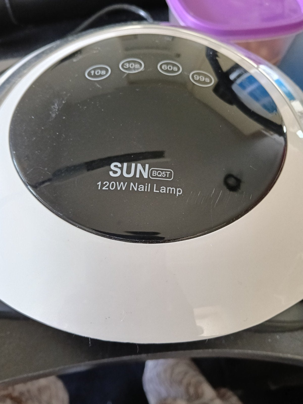 Verschillende dingen voor nagelstyliste, Ophalen