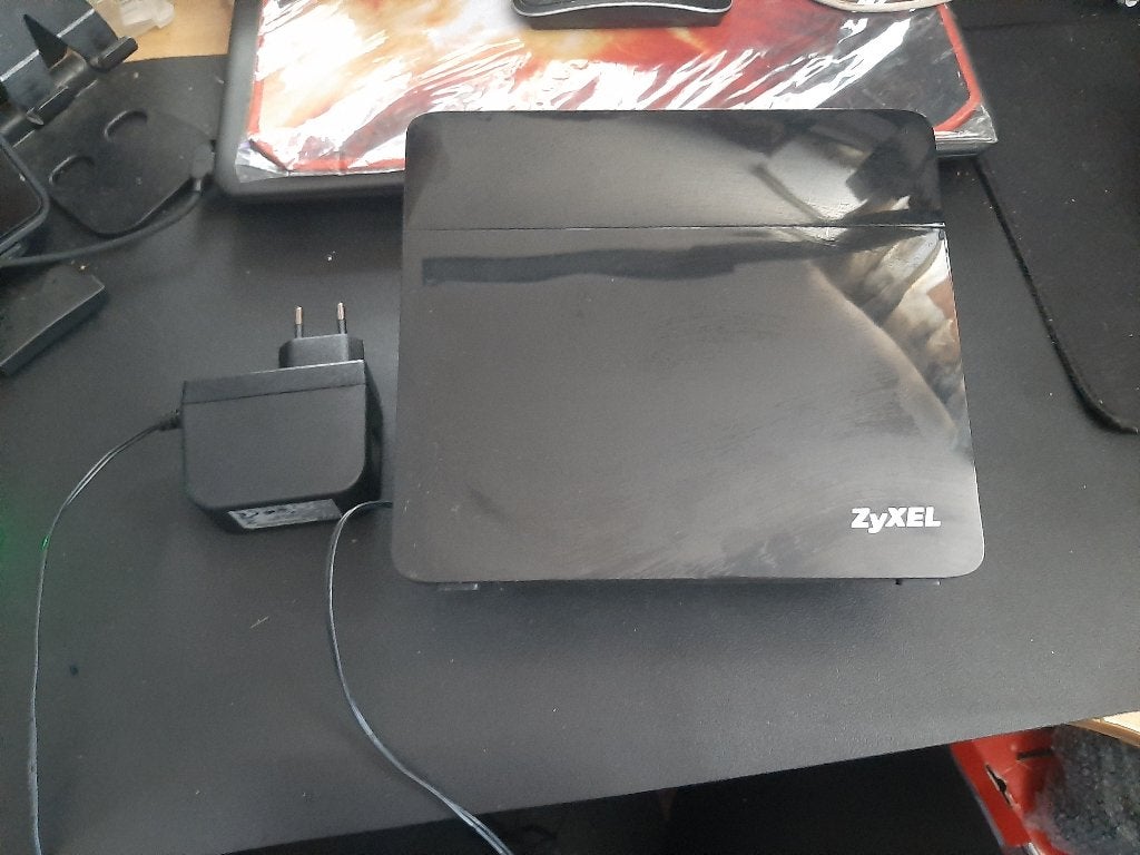 ZyXEL VMG8324-B10A router, Ophalen of Verzenden, Gebruikt, Router, Zyxel