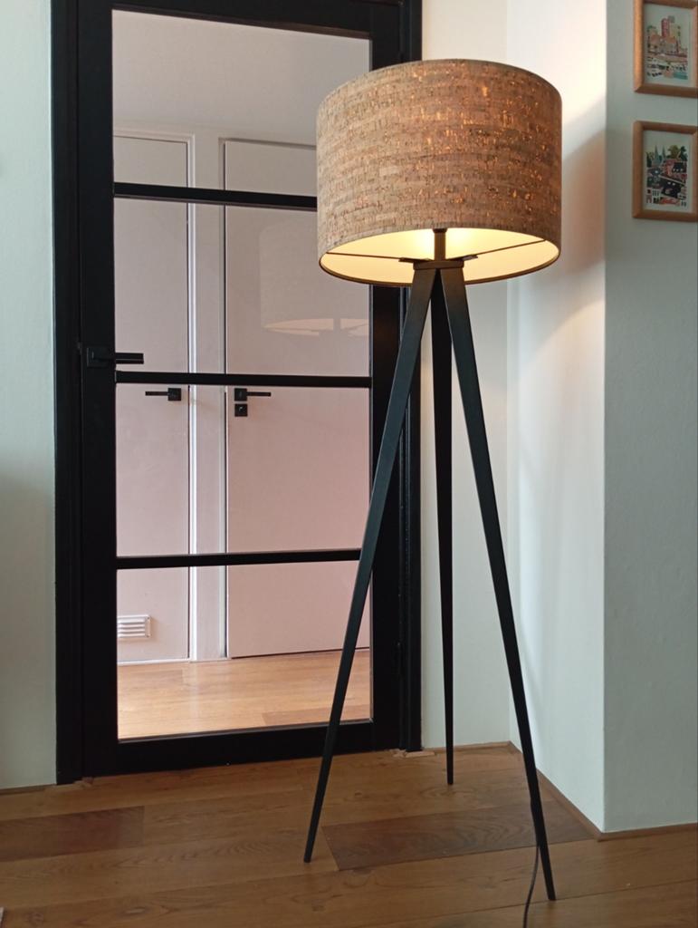 Zuiver Tripod Cork Black vloerlamp staal kurk, Huis en Inrichting, Ophalen, Gebruikt, Metaal, Modern