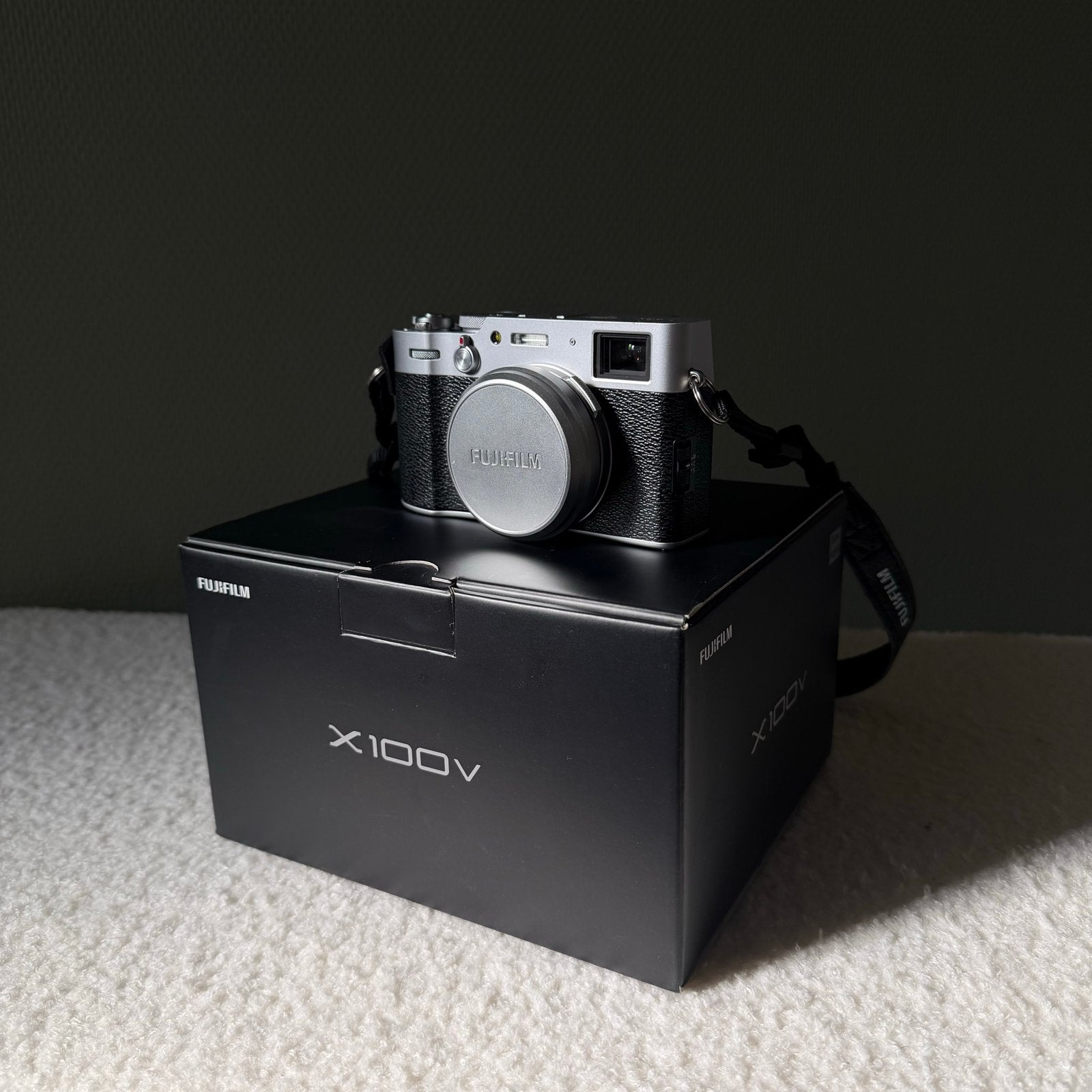 Fujifilm X100V - Zilver (incl. originele doos), Gebruikt, Ophalen of Verzenden, Fujifilm, Compactcamera