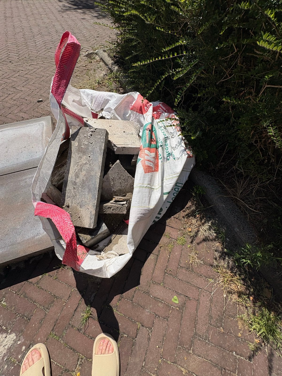 Gratis Ophoogzand en puin in big bag, Tuin en Terras, Zand, Ophalen, Gebruikt, Ophoogzand