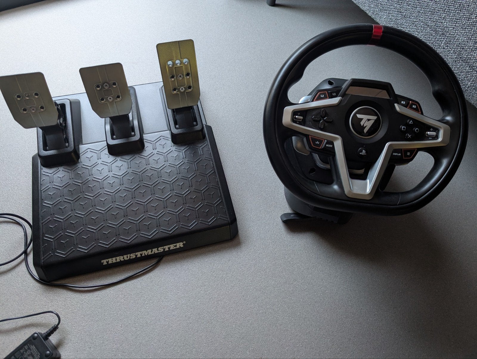 Thrustmaster T248-PS gamestuur met pedalen, Ophalen of Verzenden, Zo goed als nieuw, PlayStation 1