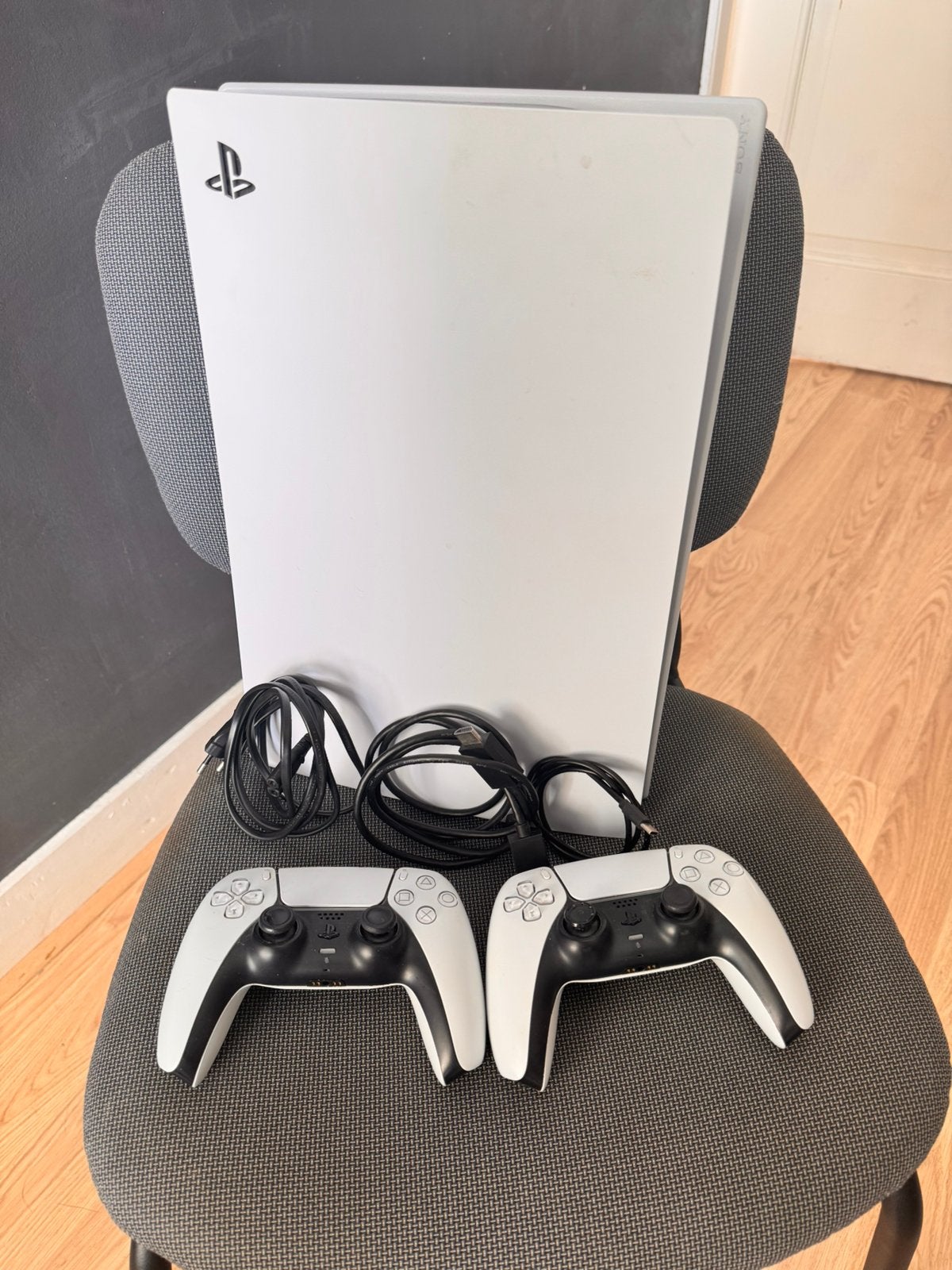 Playstation 5 Digital Edition 1TB met 2 Controllers, Spelcomputers en Games, Ophalen, Gebruikt, Playstation 5 Digital