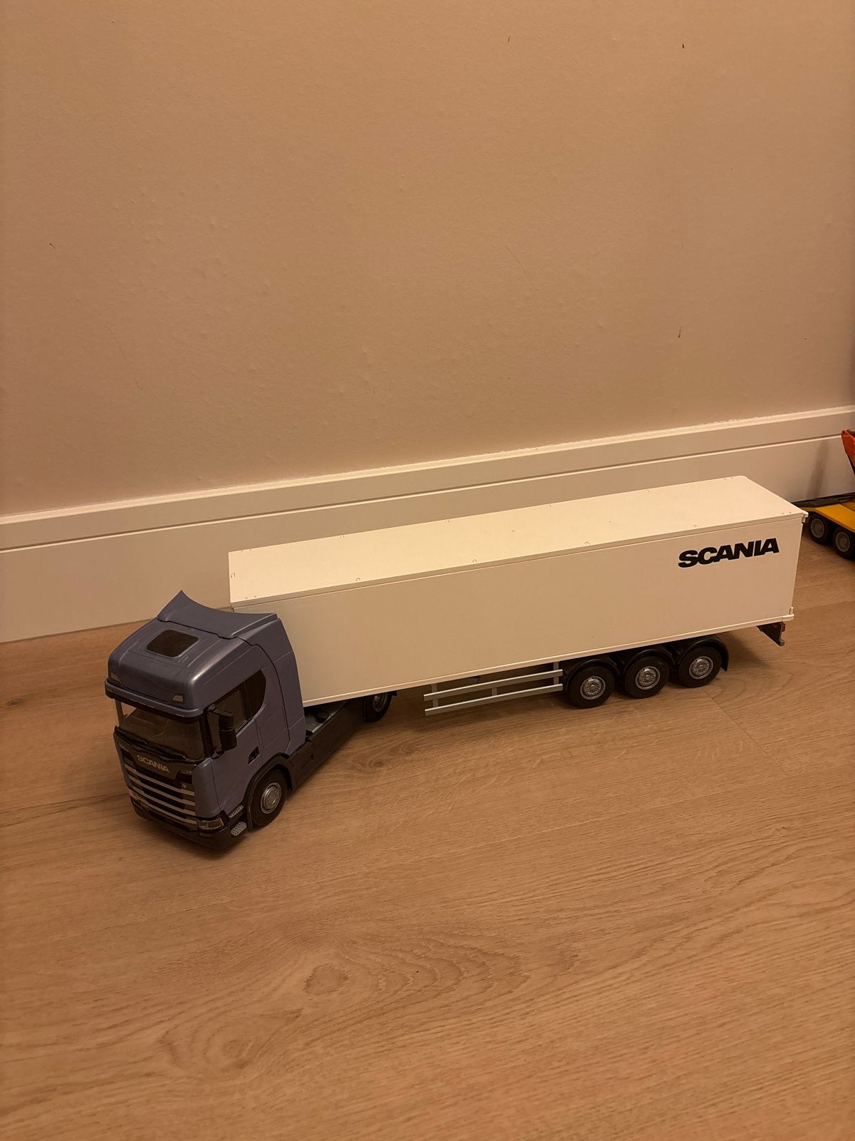 Emek Scania S410 Vrachtwagen Model 1:25, Ophalen of Verzenden, Nieuw, Bus of Vrachtwagen, Overige merken