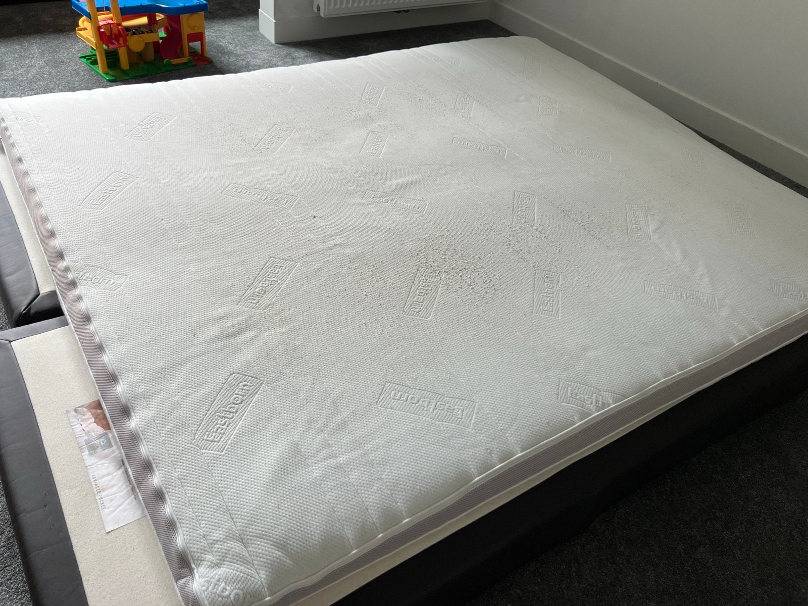 Gratis Eastborn Latex Topdekmatras - 5 jaar gebruikt, Ophalen, Gebruikt, Tweepersoons, Matras