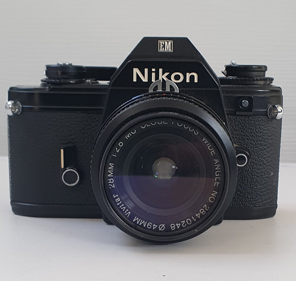 Nikon EM spiegelreflex + Vivitar 28mm groothoek, Ophalen of Verzenden, Gebruikt, Spiegelreflex, Nikon