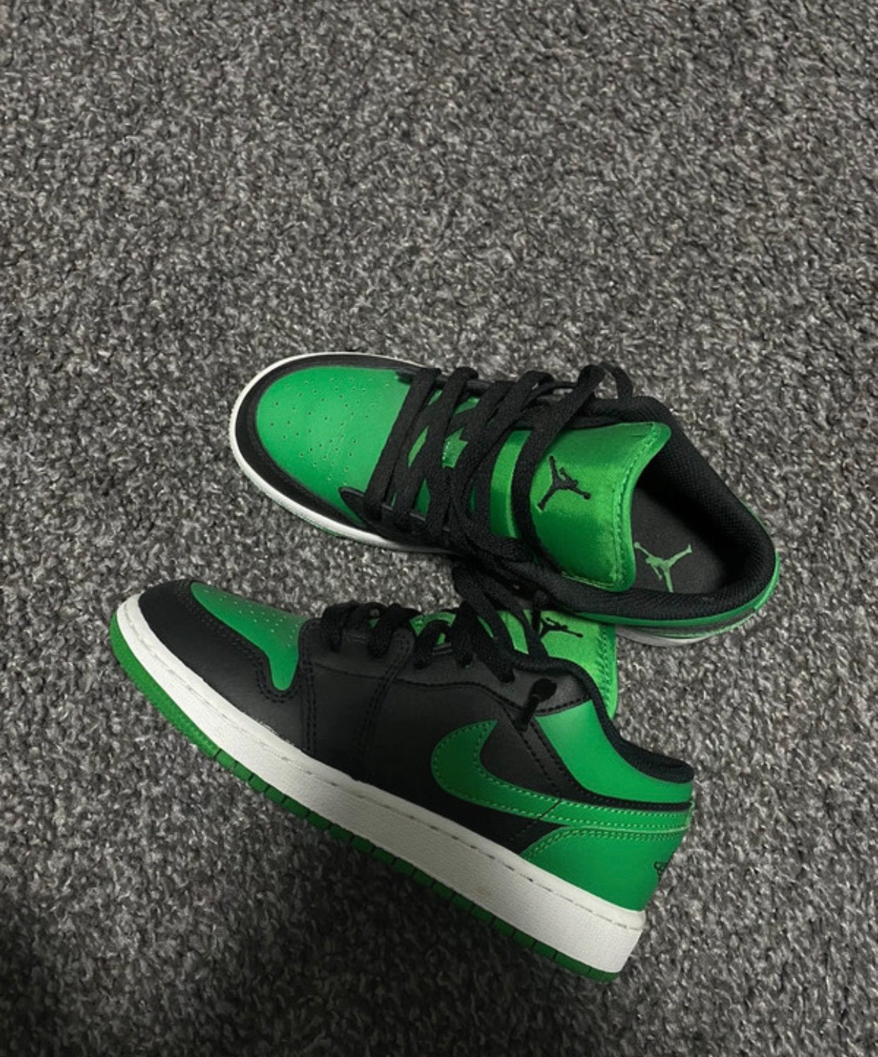 Jordan 1 schoenen, Kleding | Dames, Schoenen, Verzenden, Groen, Sneakers of Gympen, Zo goed als nieuw