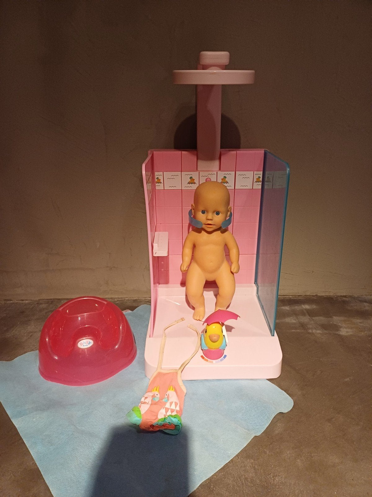 Baby Born inloop douche met potje, popje en badpakje, Ophalen of Verzenden, Gebruikt