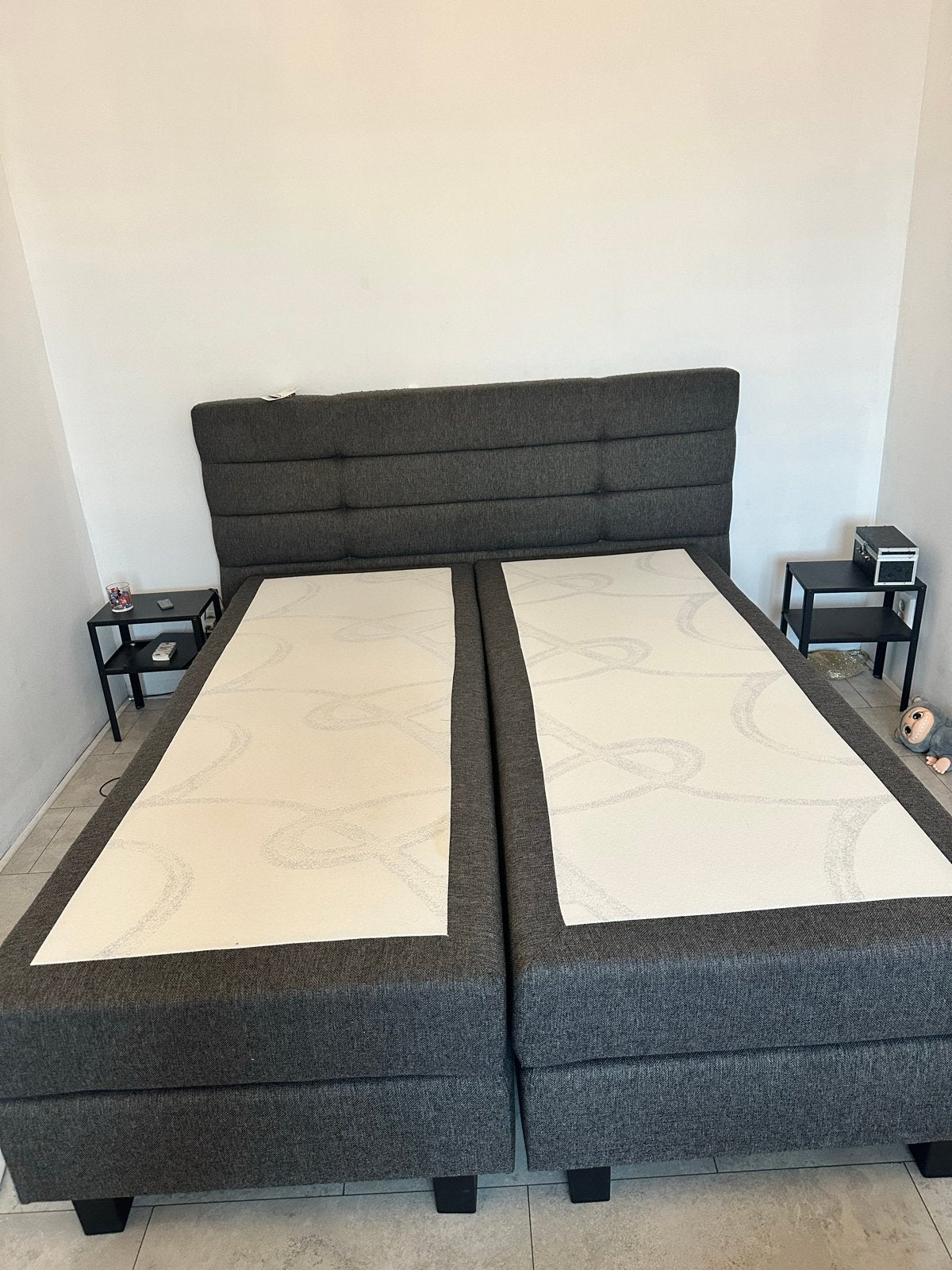 Tweepersoons boxspring bed met hoofdbord - Grijs, Ophalen, Gebruikt, Tweepersoons, 180 cm
