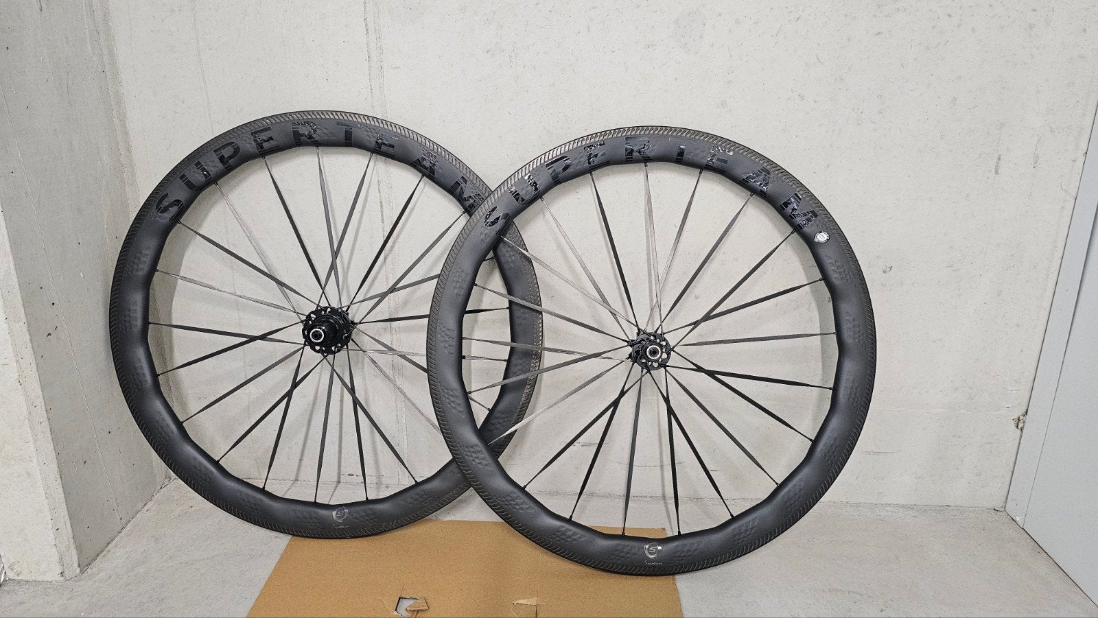 Superteam Carbon Velgrem Wielset 40/45 demo set, Fietsen en Brommers, Fietsonderdelen, Superteam, Racefiets, Zo goed als nieuw