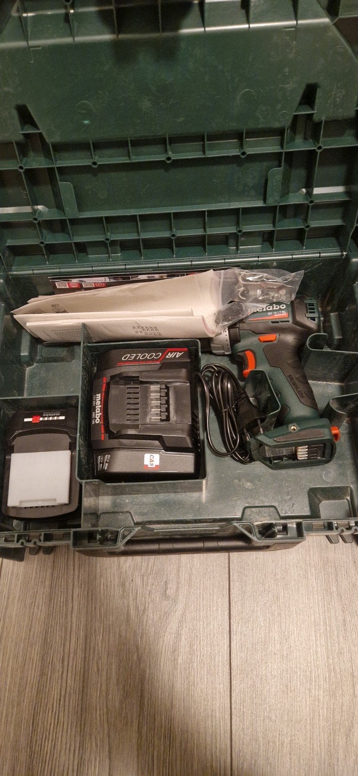 Metabo BS 18 BL Accuboormachine met Accu en Lader, Variabele snelheid, Ophalen of Verzenden, Minder dan 400 watt, Zo goed als nieuw