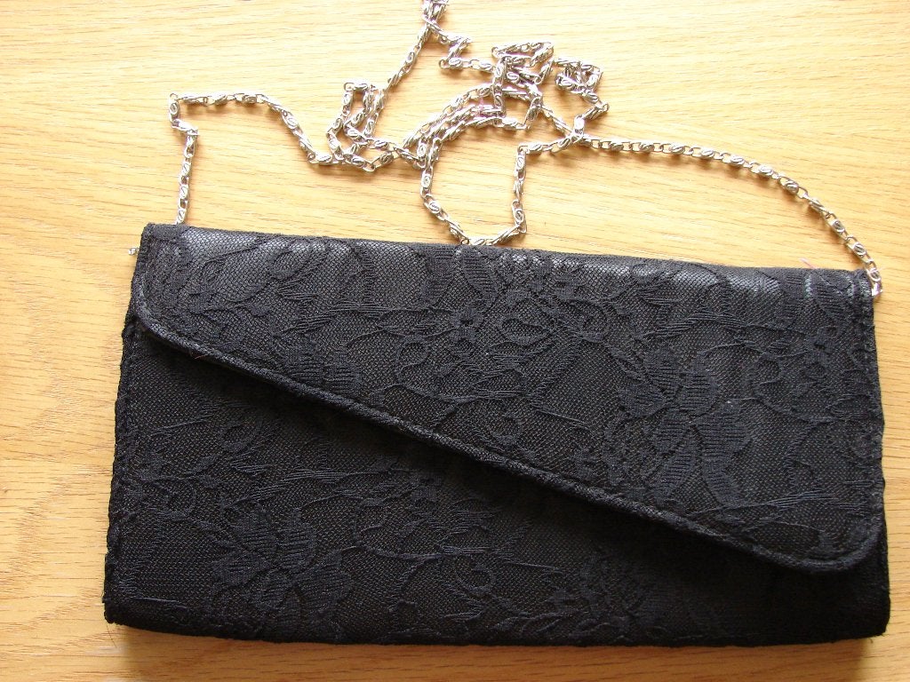 Nieuwe avond clutch van zwart kant op satijn., Sieraden, Tassen en Uiterlijk, Ophalen of Verzenden, Nieuw, Zwart, Avondtasje