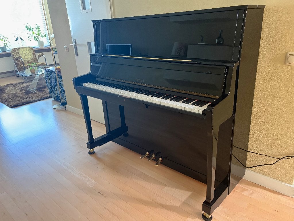 Petrof piano zwart model P 131 IC, bouwjaar 2003, Ophalen, Zwart, Zo goed als nieuw, Piano
