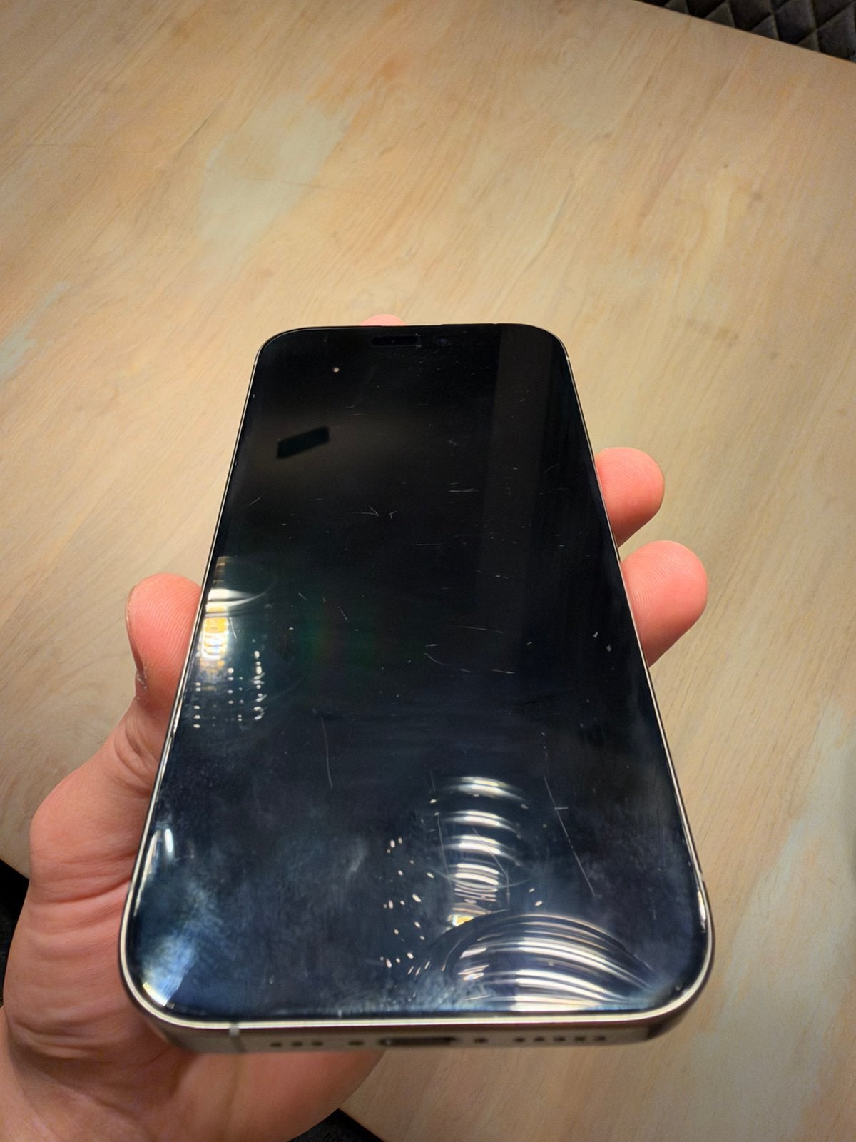 Foto 7 van Apple iPhone 15 Pro 256GB natural titanium