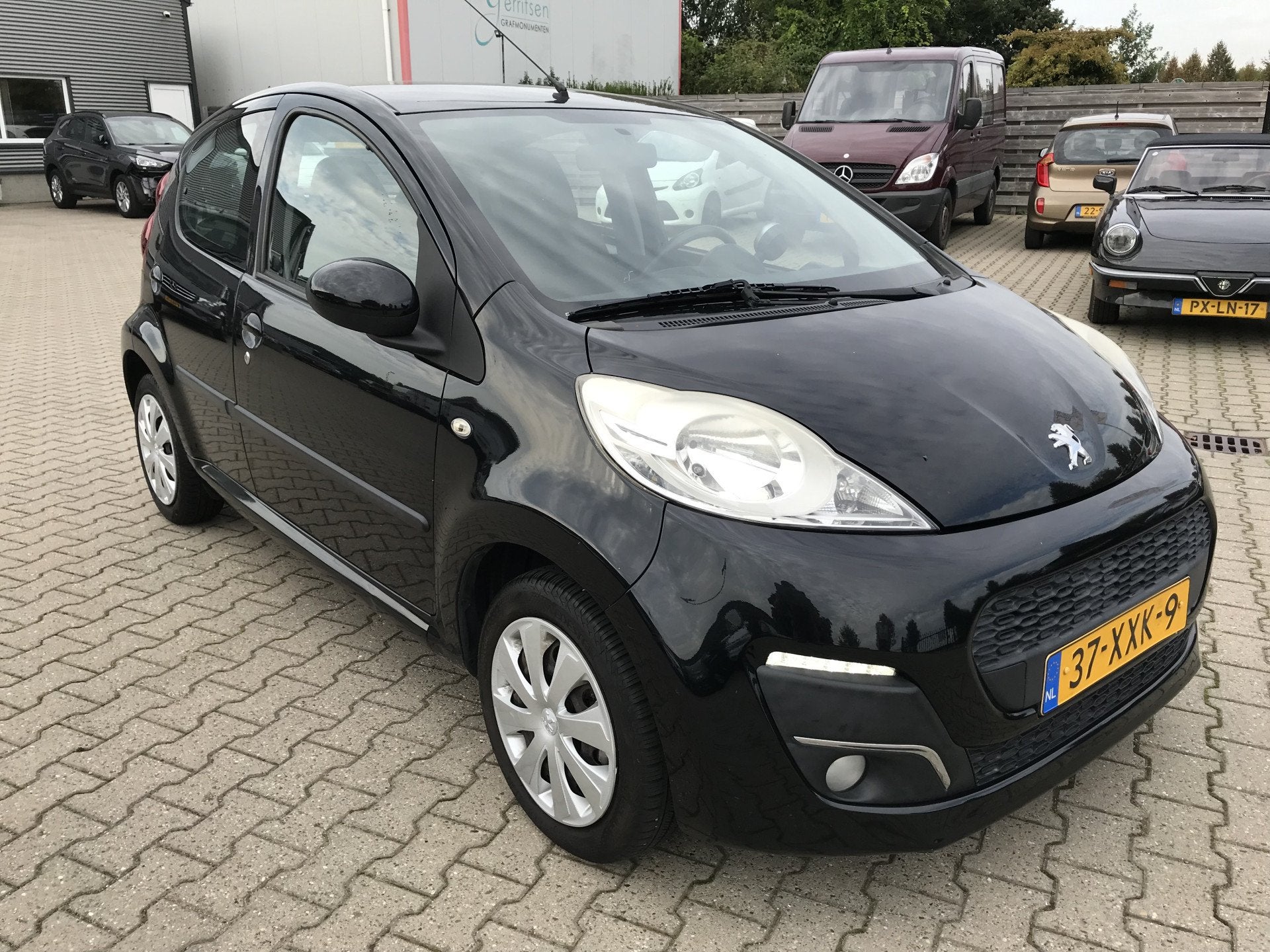 Peugeot 107 1.0 Envy (bj 2012), Voorwielaandrijving, Euro 5, Stof, Gebruikt